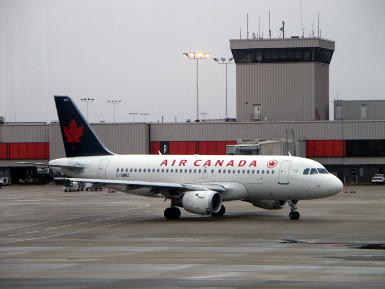 Air Canada A-319.jpg