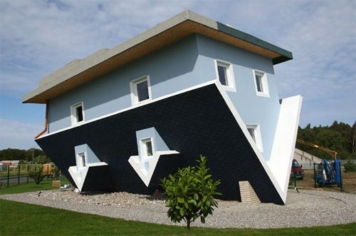 upsidedownhouse01.jpg